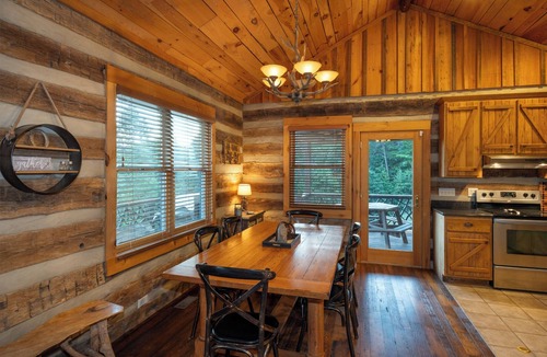 Ferguson Cabin | Mountaintop Log Cabin,HotTub,Pool Table