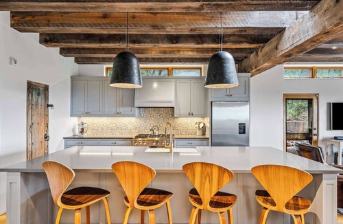 Historic Eastside House | Mountaintop Luxury, Amazing Deck with Fire Pit