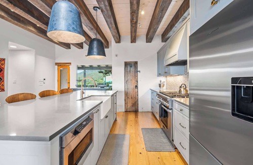 Historic Eastside House | Mountaintop Luxury, Amazing Deck with Fire Pit