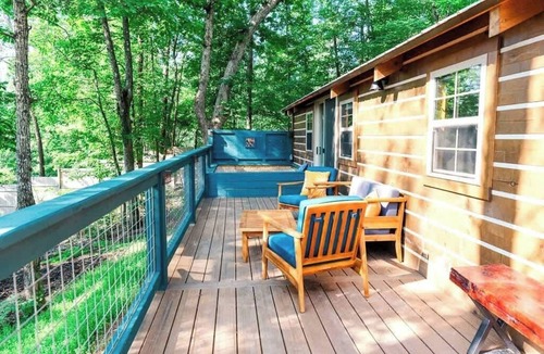 Lupton City Cabin | Mountaintop Retreat - central hiking & activities