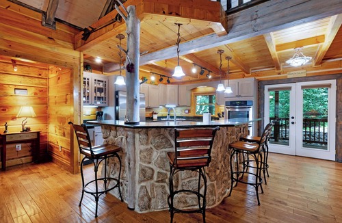 Ellijay Cabin | Mountaintown Creek Lodge - Ellijay GA