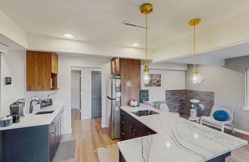 Green Mountain Falls Apartment | Mountainview apartment with private hot tub and dog-friendly perks