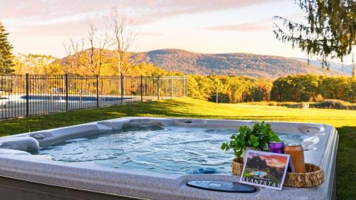 East Jewett House | Mountainview Estate - Main House by AvantStay