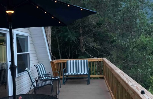 Fishers Hill Cabin | MountainWaters - Mtn, River, Relax! - Hottub, Private Riverfront, Firepit.