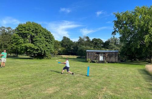 Willesborough Apartment | Mountbatten Shepherds hut & Buckhurst Shepherds hut