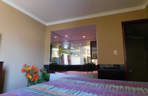 Lawrenceville Hotel | Mounts Motel