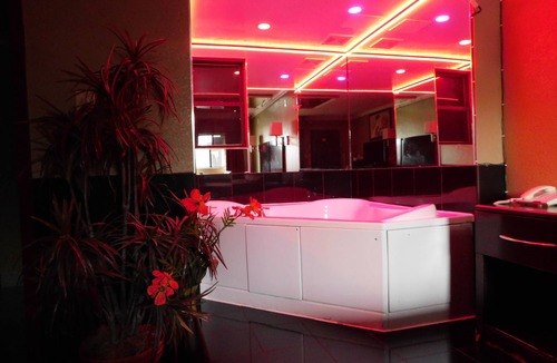 Lawrenceville Hotel | Mounts Motel