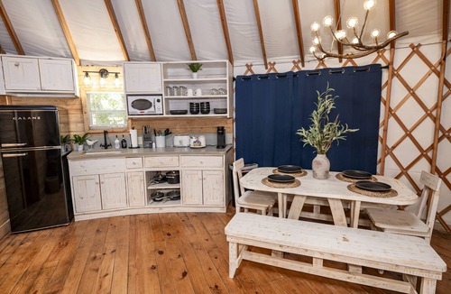 Bandera Cabin | Mourning Dove Yurt! Cold A/C! Hot Tub! Medina River Access ! Close to Town!