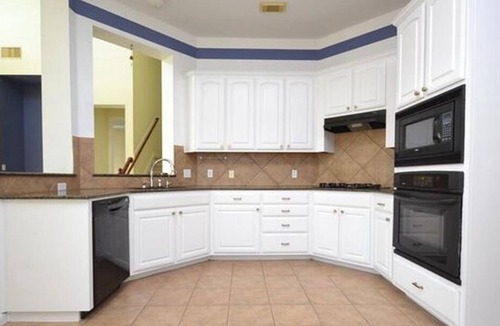 The Hielscher House | MOVE-IN READY/4BR/3.5BA/GREAT SCHOOLS/QUIET STREET/LOVELY NEIGHBORHOOD