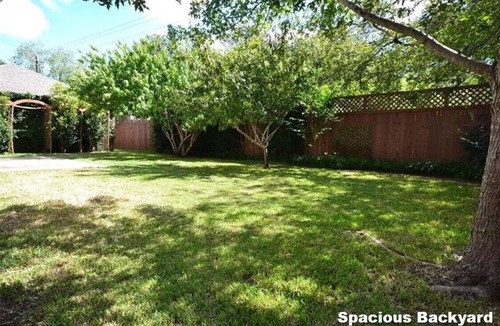 The Hielscher House | MOVE-IN READY/4BR/3.5BA/GREAT SCHOOLS/QUIET STREET/LOVELY NEIGHBORHOOD
