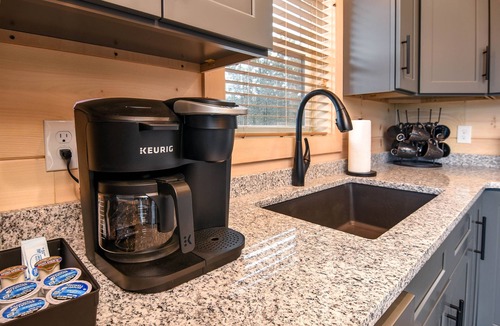 Cottage Gardens House | Movie room, game room, hot tub, AMAZING VIEWS at Mtn Air Lodge!