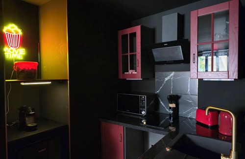Anatole France Apartment | Movie Room - Narbonne Center - King size - Air conditioning