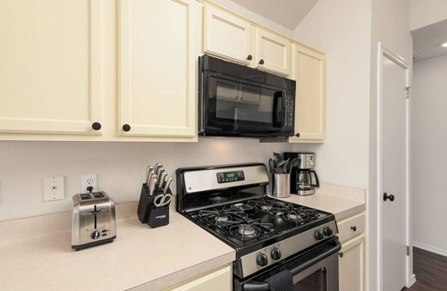 Round Rock House | Movie Room/Nintendo Switch; Low Cleaning Fee!