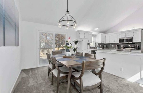 Olathe House | Movie Room + Pool Table | KC Getaway 3BR | FIFA!