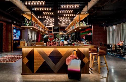 Downtown Chattanooga Hotel | Moxy Chattanooga Downtown