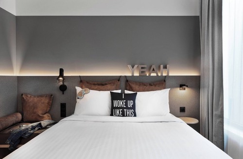 Colombier-Saugnieu Hotel | Moxy Lyon Airport