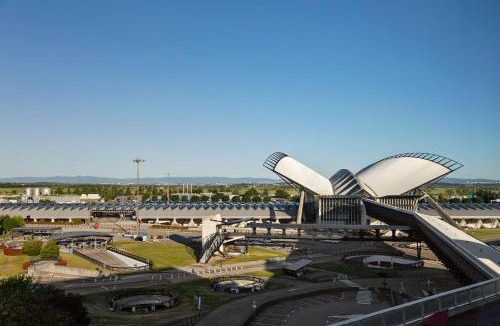 Colombier-Saugnieu Hotel | Moxy Lyon Airport