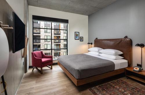 Downtown East Hotel | Moxy Minneapolis Downtown