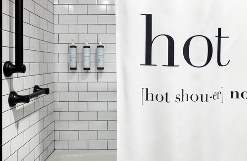 Old Market Hotel | Moxy Omaha Downtown