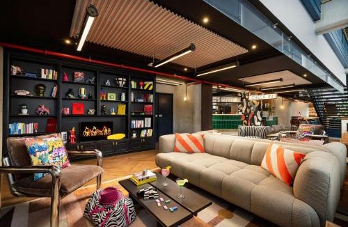 Quartier du Pont-de-Flandre Hotel | Moxy Paris La Villette