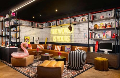Quartier du Pont-de-Flandre Hotel | Moxy Paris La Villette