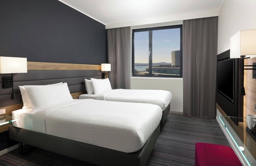 Southampton City Centre Hotel | Moxy Southampton