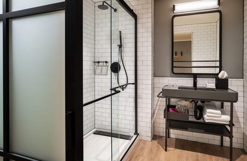 Downtown Springfield Hotel | Moxy Springfield Downtown