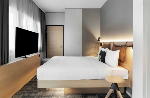 District 9 Hotel | Moxy Zurich
