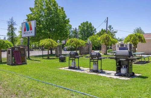 Wasaga Beach Hotel | Mozaik Motel