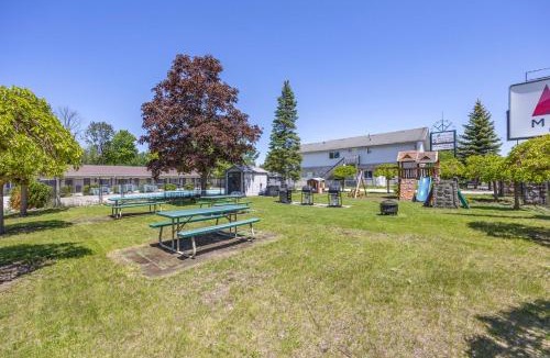 Wasaga Beach Hotel | Mozaik Motel