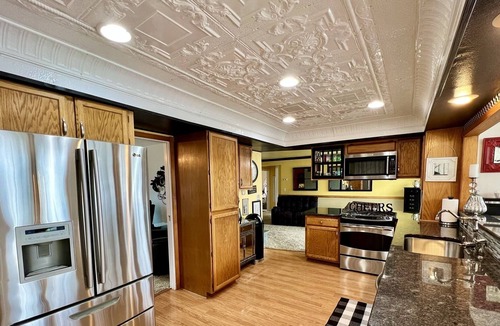 Baker City House | MP - Comfort Awaits! 3 Bdrm, Hot Tub