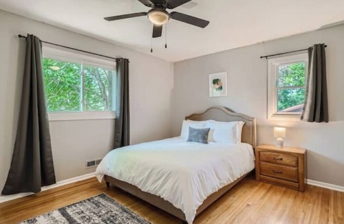 Fridley House | Mpls Marvel: Spacious Retreat