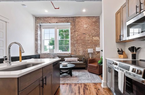 McMinnville Condo | Mr. Blue`s Suite