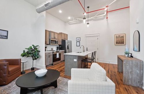 McMinnville Condo | Mr. Blue`s Suite