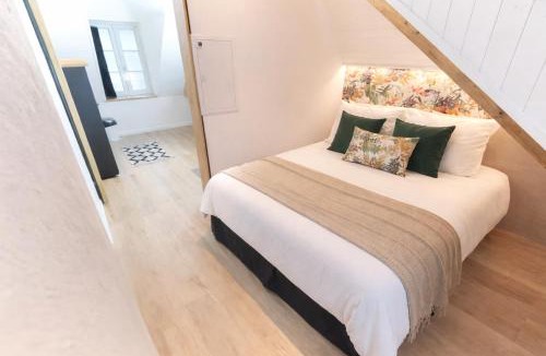 Cancale Apartment | MRODBNB - Appart Neuf - Vue Mer - 25m Plage & Resto - Ciné - cheminée - Popcorn