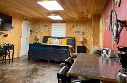 Shawnee Cabin | Ms Lizzie's Vintage Garage