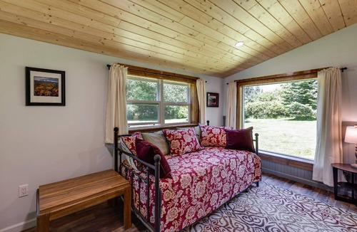 Maple Falls House | Mt. Baker Lodging Cabin 71 – SLEEPS 4!