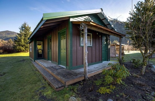 Maple Falls House | Mt. Baker Lodging Cabin 71 – SLEEPS 4!