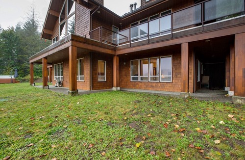 Whatcom County Apartment | Mt. Baker Lodging Ensuite 15 - Sleeps 6!