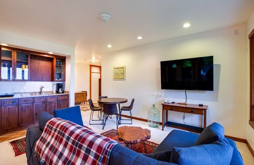 Whatcom County Apartment | Mt. Baker Lodging Ensuite 15 - Sleeps 6!