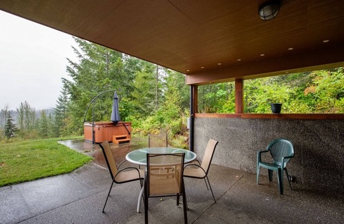 Whatcom County Apartment | Mt. Baker Lodging Ensuite 15 - Sleeps 6!
