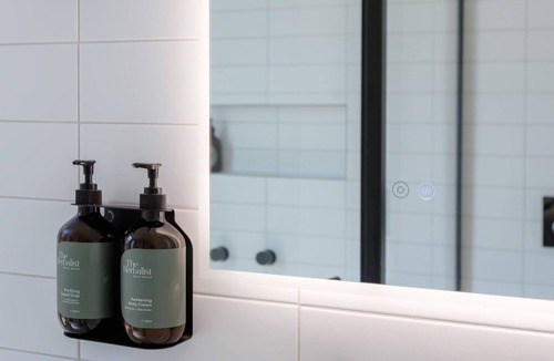 Waurn Ponds Bed & Breakfast | Mt Duneed Estate Winery