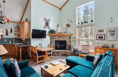 Leadville Cabin | Mt. Elbert View Cabin | Sleeps 4 | Leadville