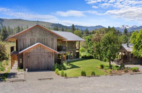 Winthrop Hotel | Mt Gardner Inn