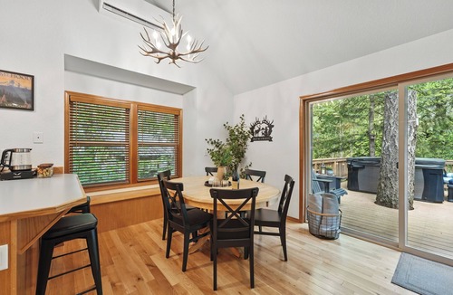 Rhododendron Cabin | Mt. Hood Cabin: Hot Tub, Backyard Creek, Trails, Sleeps 7 and Dogs OK