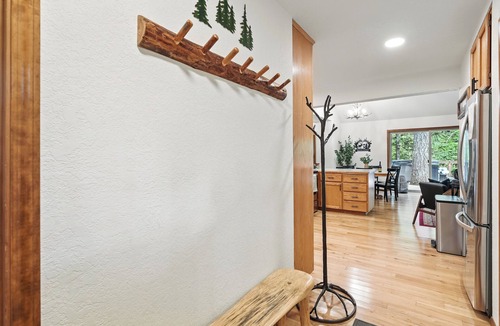Rhododendron Cabin | Mt. Hood Cabin: Hot Tub, Backyard Creek, Trails, Sleeps 7 and Dogs OK