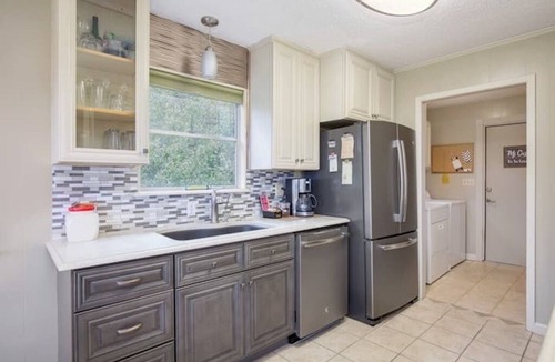 Canyon Lake House | Mt. Joy.Zenfully refreshing!