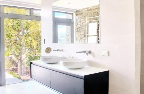 Lowburn Bed & Breakfast | Mt Michael Lodge