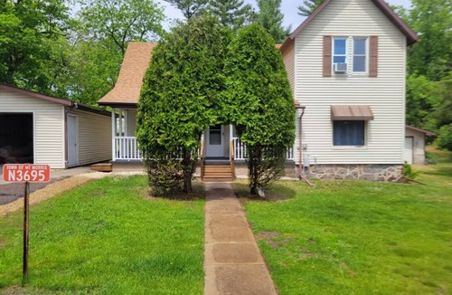 Wautoma House | Mt. Morris Chain Waterfront Lake House