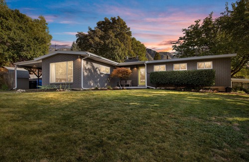 Olympus Cove House | Mt Olympus Modern – Great Location - Entire House